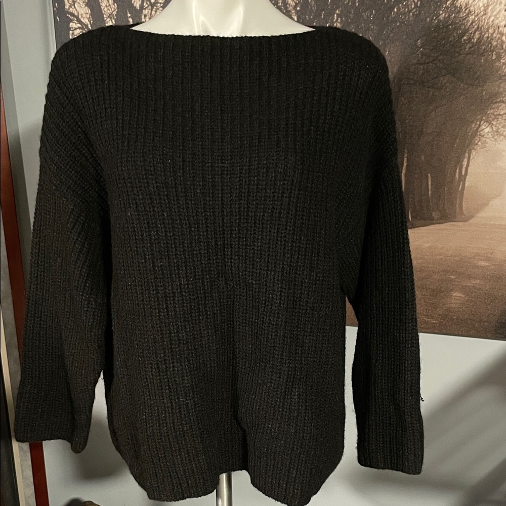 Vince Women's Black Crew Neck Sweater - L